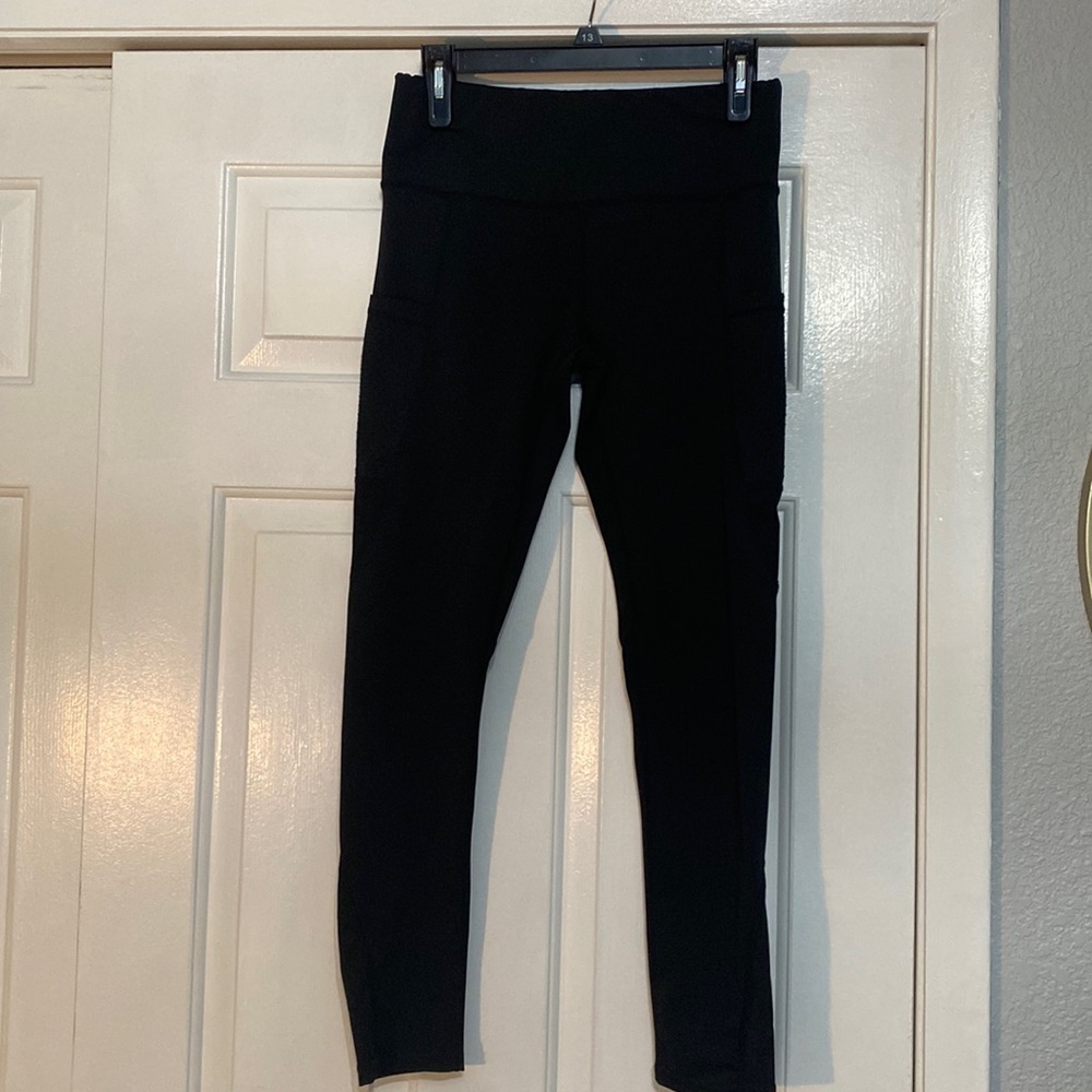 Black leggings with pockets